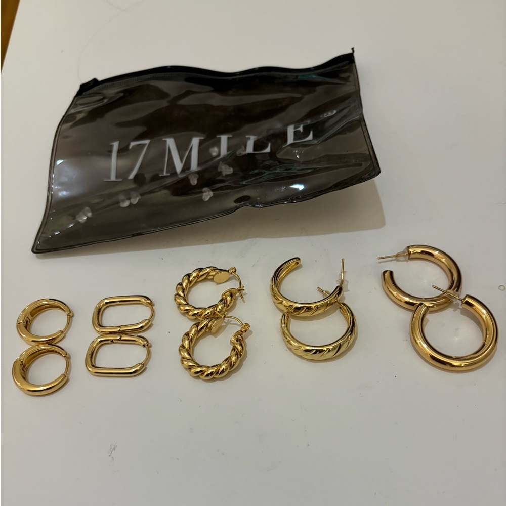5 pairs of gold hoops